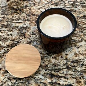 Antique Candle Co. - Momma’s Kitchen - Amber Jar candle. 2 wick. 11.7 ounces